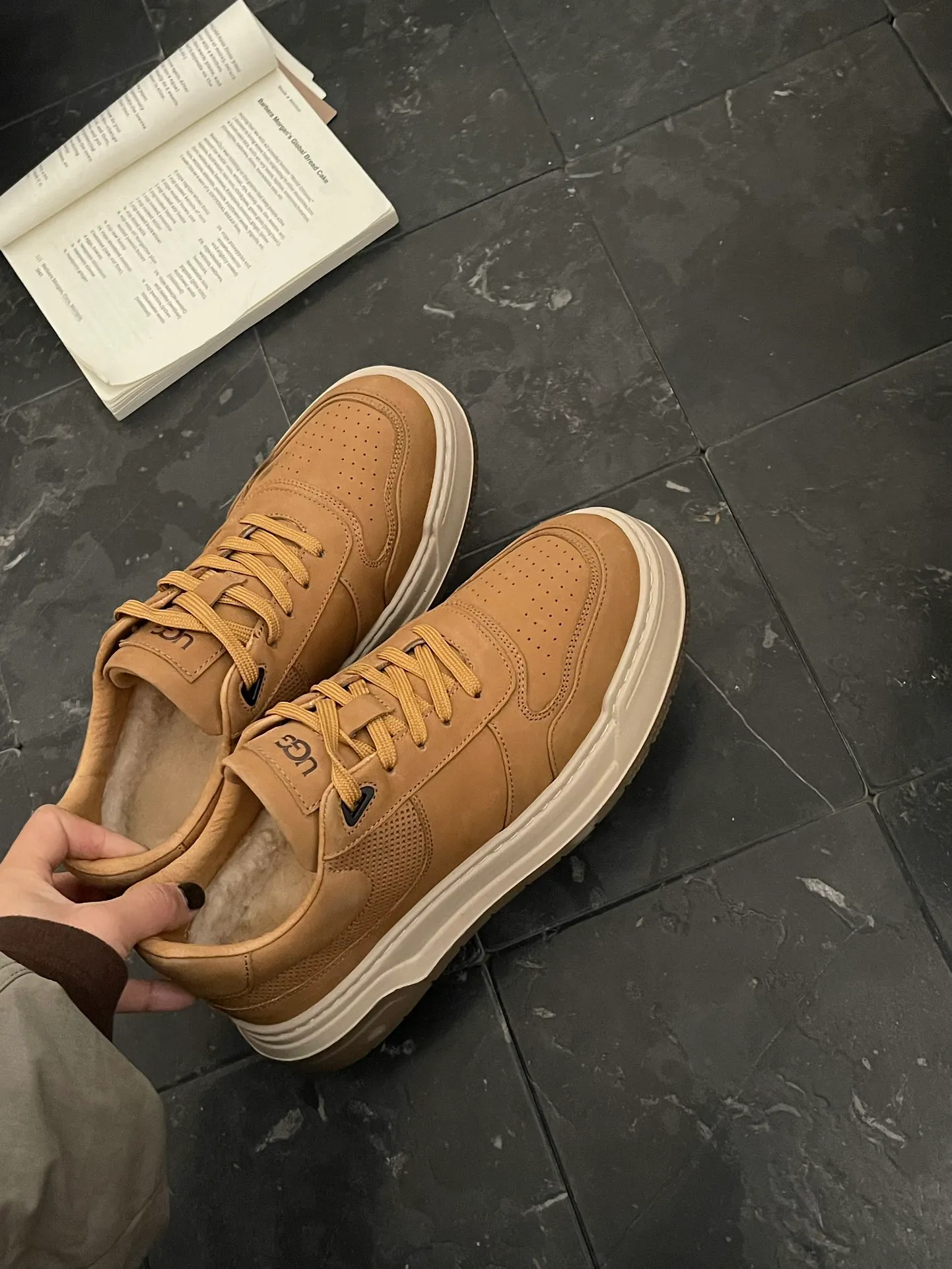 Men's men's shoes 💰600 𝐔𝐆𝐆 | Work sneakers Duicun, selected first-layer cow nubuck, simple, retro style, super good-looking, exclusive private model outsole, comfortable and good anti-slip effect, real wool lining, must be arranged for autumn and winter matching!   Size：39-46